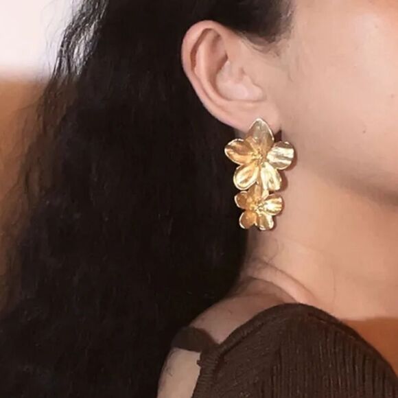 Five Petal Daisy Drop Earrings - Picture 3 of 7